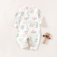 Combinaison pour nouveau-né en coton doux et respirant, imprimé intégral motif ours et fleurs, fermeture à pression sur le devant, body bébé une pièce, OEM ODM