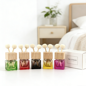 8 ml Kare Cam Araç Kokusu Difüzör Şişesi, Havalandırma Klipsi ile, Boş Uçucu Yağ Araç Parfüm Şişesi, Ahşap Kapaklı - Product Image 1