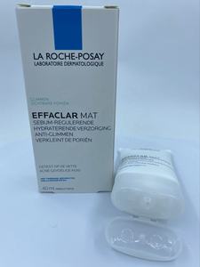 <span class=keywords><strong>ลา</strong></span> ร**เช-พ**าย เอฟฟาค<span class=keywords><strong>ลา</strong></span>ร์ แมท <span class=keywords><strong>ม</strong></span><span class=keywords><strong>อย</strong></span>ส์เจอไรเซอร์สำหรับผิวมัน <span class=keywords><strong>ช</strong></span>่วยลดเลือนรูขุมขน<span class=keywords><strong>อย</strong></span>่างเห็นได้<span class=keywords><strong>ช</strong></span>ัด พร้อ<span class=keywords><strong>ม</strong></span>ปรับผิวให้เรียบเนียน - Product Image 4