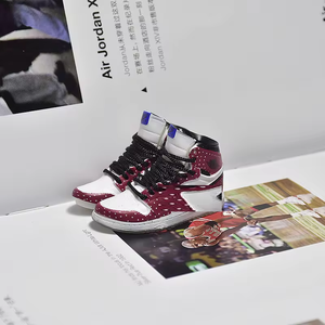 Llaveros al por mayor ecológicos en mini caja, de plástico 3D, impermeables, con diseño de zapatilla deportiva, troquelados, impresos y ligeros - Product Image 4