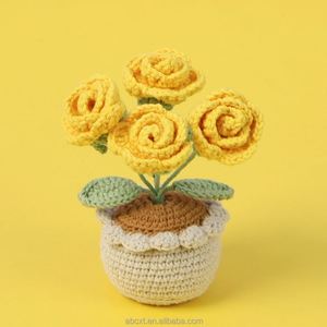 Maceta de Flores de Rosa Tejida a Crochet, 4 Cabezas, Lana Artificial, para Decoración del Tablero del Auto, para Graduación, Día del Padre, Pascua - Product Image 2