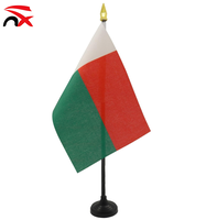 Vente en gros Ensemble de drapeaux nationaux de Madagascar Cadeaux Bracelet agitant la main Patch Porte-clés Pin Cure-dents Drapeau Drapeaux de table pour la promotion