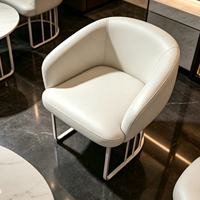 Fauteuil de salon en cuir contemporain, chaîne d'approvisionnement stable, tailles personnalisables disponibles