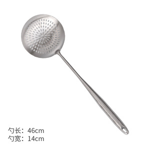 Cuillère ajourée en acier inoxydable 304 avec manche en bois et tamis à mailles diamantées pour la cuisine - Product Image 5