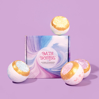 Bombes de bain végétaliennes au sel de mer à bulles d'huiles essentielles faites à la main avec cristal