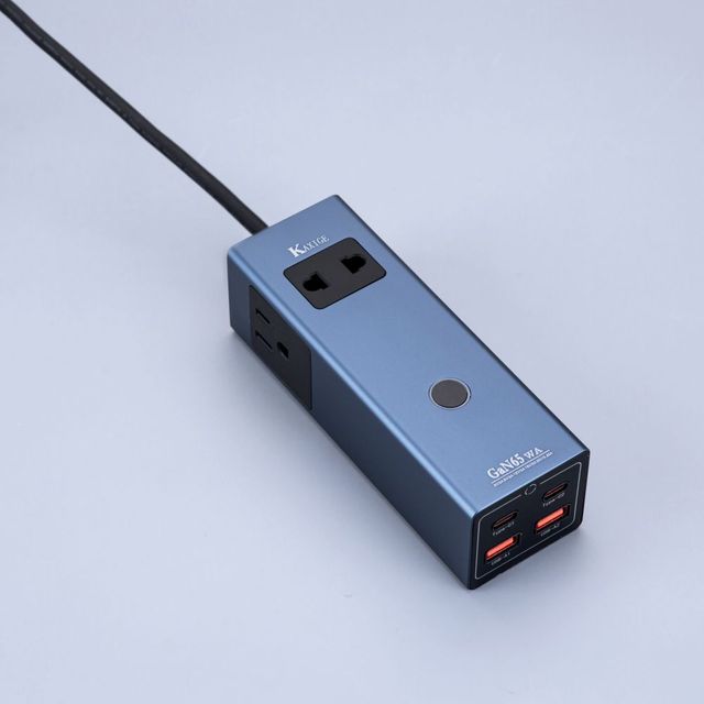 US standard 65W GaN Travel Adapter power strip, 4 AC Outlets 2 USB A 2 USB C PD Fast Charging, Compact , Portable 250V 13A