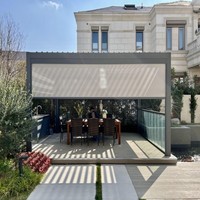 Pergolas d'extérieur étanches en aluminium bioclimatique motorisées avec toit à persiennes rétractable pour jardin