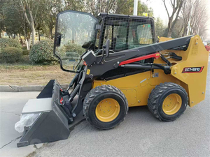 Chargeuse compacte XC7-SR10 avec profondeur de fouillis maximale de 2430 mm, avec godet quatre-en-un en option, garantie d'un an - Product Image 1