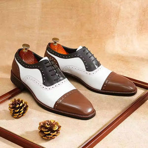 Chaussures habillées rétro brodées pour hommes en cuir véritable, design de luxe pour affaires, imperméables, avec soutien de la voûte plantaire, respirantes, confortables et souples - Product Image 6