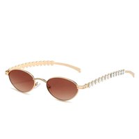 Nouvelles Lunettes de Soleil Femme 2026 Haut de Gamme Incrustées de Diamants en Forme de Cœur, Style Niche Personnalisé pour la Photographie de Rue Tendance
