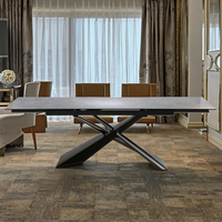 Table à manger rectangulaire extensible moderne et luxueuse sur mesure, pieds en métal, plateau en verre trempé, 4 chaises, hôtel, école, appartement