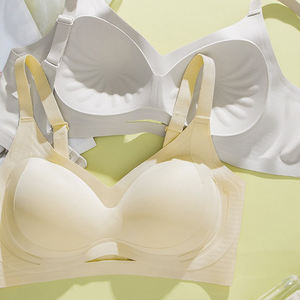 Sujetador de Copa 3/4 Ultrafino con Push-Up en Forma de V, de Seda Helada, Cómodo, Sin Costuras, Inalámbrico, Transpirable, de Alta Calidad, con Pedrería - Product Image 3