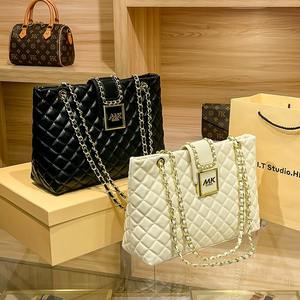 Bolso Tote de Cuero Genuino Acolchado <span class=keywords><strong>con</strong></span> <span class=keywords><strong>Cadena</strong></span>, Bolso de Lujo para Mujer 2025, Gran Capacidad, Cierre de Cremallera, Versátil, Bolso de Hombro de Diseñador - Product Image 2