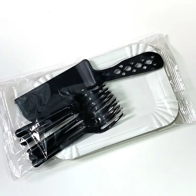 Bánh sinh nhật Bộ đồ ăn đặt tấm dùng một lần dao nĩa Bộ dao kéo nhà máy bán buôn hình chữ nhật màu đen trong suốt dao kéo PLA