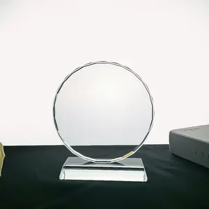 K9空白水晶运动奖杯，带有八角形斜面和玻璃底座，可获奖
