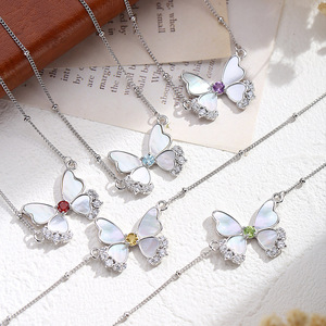 Collar de Mariposa con 9 Delicadas Perlas Blancas y Topacio Azul, Piedra Natural de Corte Redondo de 3mm, Plata 925, Joyería para Mujer, Ideal para Regalo - Product Image 3