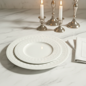 Assiette de table élégante en céramique à relief, blanc pur, pour la maison, le café, l'hôtel, la restauration occidentale, la soupe, le dessert, le service des repas - Product Image 1