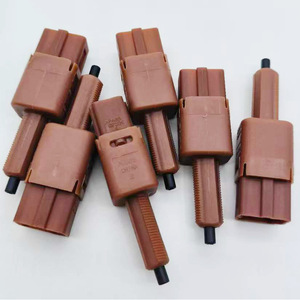 Conector de Interruptor de Luz de Freno Nissan 25300-3RA0A B162 Marrón PP Conector Automotriz - Product Image 1