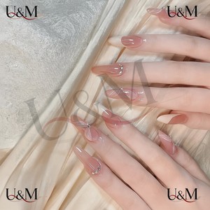 Ongles à presser dégradés rose nude brillant, forme amande, pour un look de salon prêt-à-porter - Product Image 3