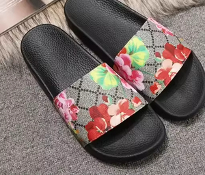 Chaussons de luxe de créateur, confort premium, semelle antidérapante, mode haut de gamme, chaussons d'intérieur, chaussures streetwear, chaussures de tous les jours - Product Image 3