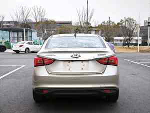 Voitures d'occasion Chery 2017 Arrizo 5 1.5 CVT Édition Luxe Automatique Prix Abordable Extérieur Doré Bien entretenue Voiture à essence d'occasion - Product Image 5