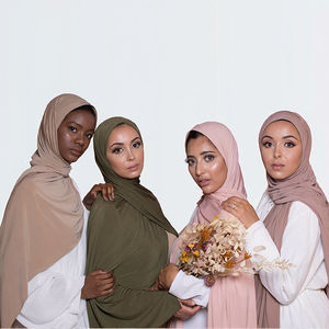 Nouvelles écharpes hijab en jersey coréen 70*170cm pour femmes musulmanes, respirantes et douces pour la peau, idéales pour l'automne et l'extérieur au quotidien. - Product Image 3