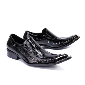 Tendencia de moda Cabeza de hierro Vino rojo Negro brillante Primavera y otoño Moda Zapatos de hombre Peluquería Club nocturno británico Show - Product Image 1