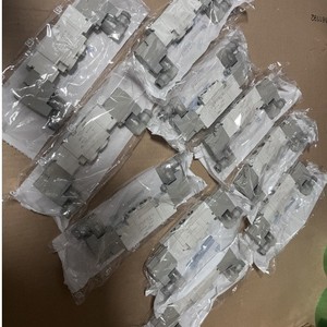Válvula Solenoide de 5 Vías Smc Sy7120-5gd-02, 24V CC, 1/4 Pulgada, para Gas, Temperatura Normal, Tipo Piloto - Product Image 1