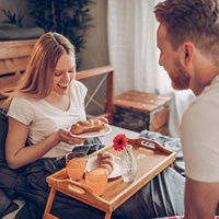Plateau pieds pliants personnalisés, pour petit déjeuner, Table en bois, service de service en gros