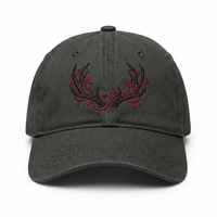 Gorra de béisbol estilo Dad Hat color gris carbón con bordado de asta de ciervo DARK FOLKLORE