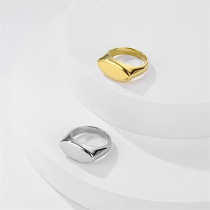 Anillo de Mujer con Diseño Moderno y Delicado, Anillo de Acero Inoxidable Ovalado, Anillos de Oro Personalizables - Product Image 3