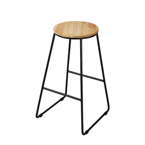 Chaises de salle à manger personnalisées modernes nordiques siège en <span class=keywords><strong>bois</strong></span> de <span class=keywords><strong>haute</strong></span> qualité jambe en métal pour tabouret de Bar de Restaurant de parc de Bar à la maison - Product Image 1