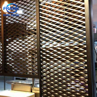 Panneau en métal expansé décoratif en aluminium à motif de trous personnalisé pour la conception de cloisons intérieures et de clôtures