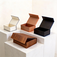 Boîte cadeau de luxe personnalisée avec logo, couvercle magnétique, en cuir PU et papier grain de bois, pour bijoux et vêtements professionnels
