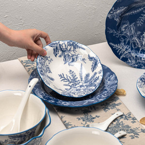 <span class=keywords><strong>Service</strong></span> de vaisselle vintage <span class=keywords><strong>en</strong></span> <span class=keywords><strong>porcelaine</strong></span> bleue à motif floral, assiettes et bols à soupe, vaisselle <span class=keywords><strong>en</strong></span> céramique durable, motif végétal <span class=keywords><strong>en</strong></span> stock - Product Image 5