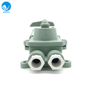 Prise de courant marine RSIL2-22 avec 3 prises AC, verrouillage mécanique IEC, prise PVC, tension nominale 125V, compatible avec les normes américaines et chinoises - Product Image 1