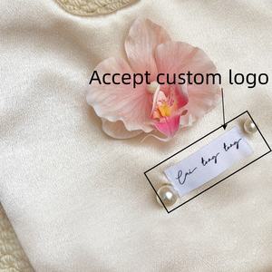 Sacchetti regalo personalizzati con Logo promozionale borsa con Logo borsa personalizzata con fiore tulipano borsa regalo in raso borsa altri strumenti per il trucco - Product Image 4