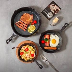 Ensemble de poêles à frire <span class=keywords><strong>en</strong></span> <span class=keywords><strong>fonte</strong></span> trois pièces pour le commerce extérieur, épaissies, non revêtues, style moderne minimaliste, compatibles gaz et <span class=keywords><strong>induction</strong></span> - Product Image 2
