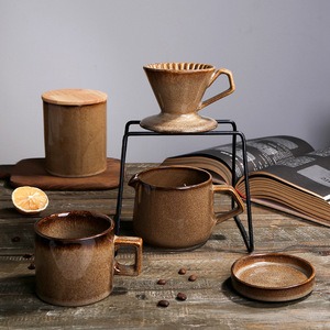Service à café en céramique vintage avec glaçure réactionnelle au four, comprenant une tasse filtrante pour café filtre, un pot de partage et un bocal hermétique pour le stockage des grains de café - Product Image 1