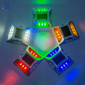 Dissuasore Stradale Solare <span class=keywords><strong>a</strong></span> LED in Alluminio con Occhi di Gatto e Riflettore Integrato - Product Image 3