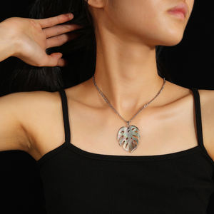 Wanita Bohemian gaya putih abu-abu ungu cangkang tembaga rantai kalung bentuk daun liontin untuk ulang tahun pernikahan cakar pengaturan - Product Image 2