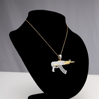 Collier pendentif pour enfants en plaqué or 18 carats unisexe glacé en diamant style hip hop pour hommes armes de l'armée AK-47 fusil pistolet vente en gros