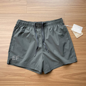 Pantalones cortos para correr transpirables de secado rápido para exteriores Logotipo personalizado Pantalones cortos atléticos reflectantes Hombres - Product Image 3