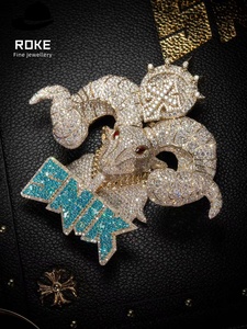 Pendentif en or rose 9K-14K avec diamants et rubis bicolores - Bijoux hip-hop de luxe - Product Image 2