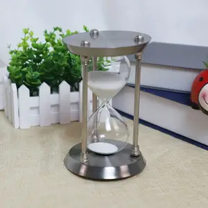 Benutzer definierte antike dekorative Desktop Treibsand Metall Glas Sanduhr Sanduhr Ornament weiße Sanduhr Sanduhren Großhandel