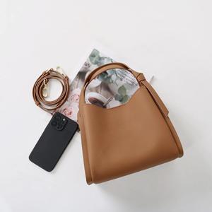 Sac à bandoulière en cuir véritable de litchi imperméable pour femme, forme seau, à ouverture unique, tendance, Guangzhou - Product Image 3