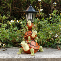 Gestapelte Schildkröten Gartenfigur mit Solar-Laterne Harz-Schildkrötenfigur für Außendekoration