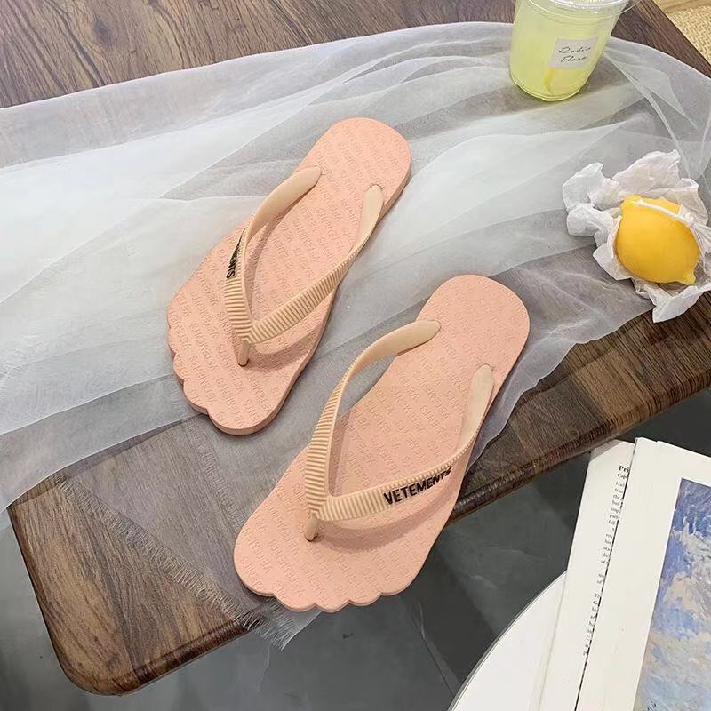 Korea Casual Flip Flops Slippers Light Beach Sandals Household Slipper Wholesale
