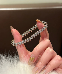 <span class=keywords><strong>Bracelet</strong></span> en <span class=keywords><strong>fil</strong></span> <span class=keywords><strong>de</strong></span> <span class=keywords><strong>téléphone</strong></span> argenté super flash pour femmes, <span class=keywords><strong>bracelet</strong></span> vintage <span class=keywords><strong>de</strong></span> luxe, esthétique cool - Product Image 1