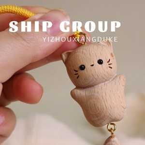 Porte-clés pendentif chat porte-bonheur en bois de hêtre, fait main, mignon, breloque de sac, cadeau portable pour petite amie ou meilleure amie - Product Image 3